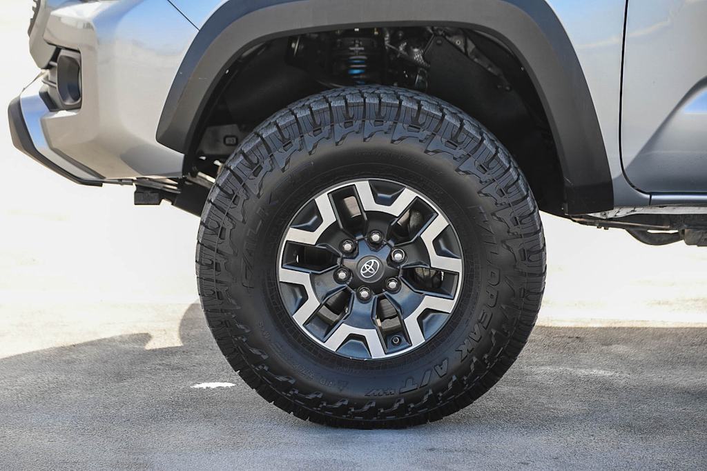 Thumbnail: 2020 Toyota Tacoma - 6