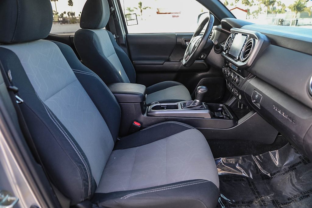 Thumbnail: 2020 Toyota Tacoma - 9