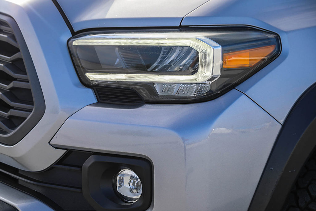 Thumbnail: 2020 Toyota Tacoma - 20