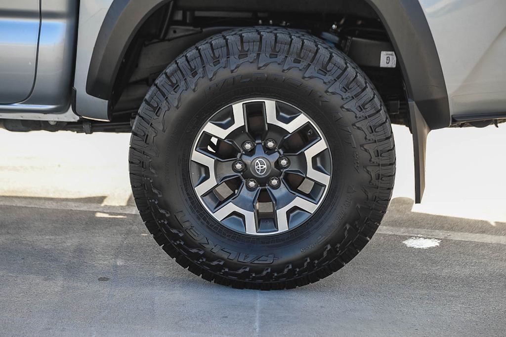 Thumbnail: 2020 Toyota Tacoma - 22