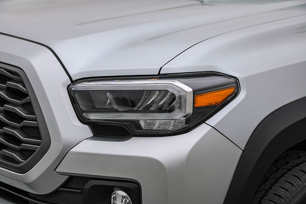 Thumbnail: 2023 Toyota Tacoma - 19