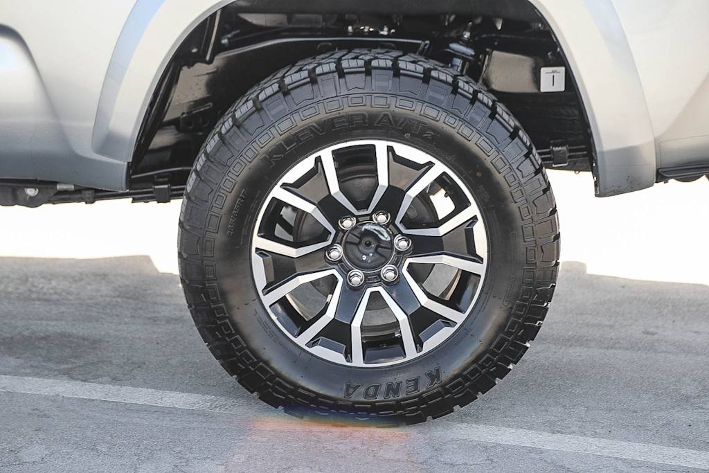 Thumbnail: 2023 Toyota Tacoma - 20