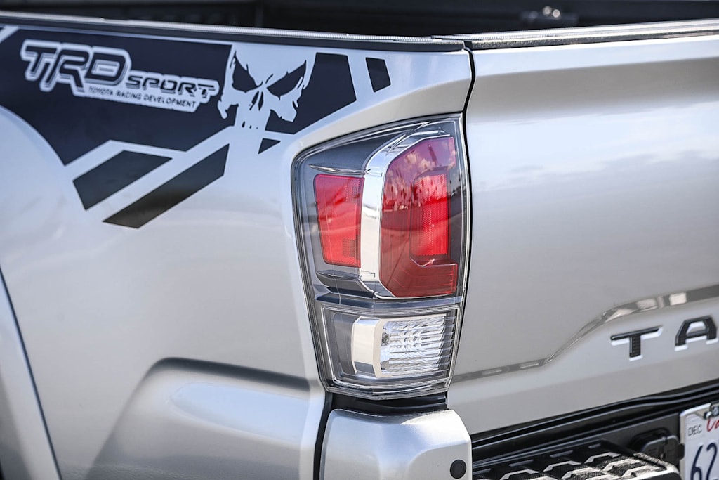 Thumbnail: 2023 Toyota Tacoma - 19