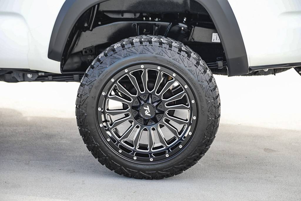 Thumbnail: 2023 Toyota Tacoma - 21