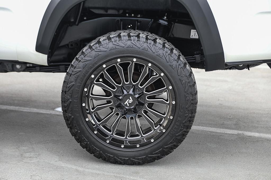 Thumbnail: 2023 Toyota Tacoma - 21