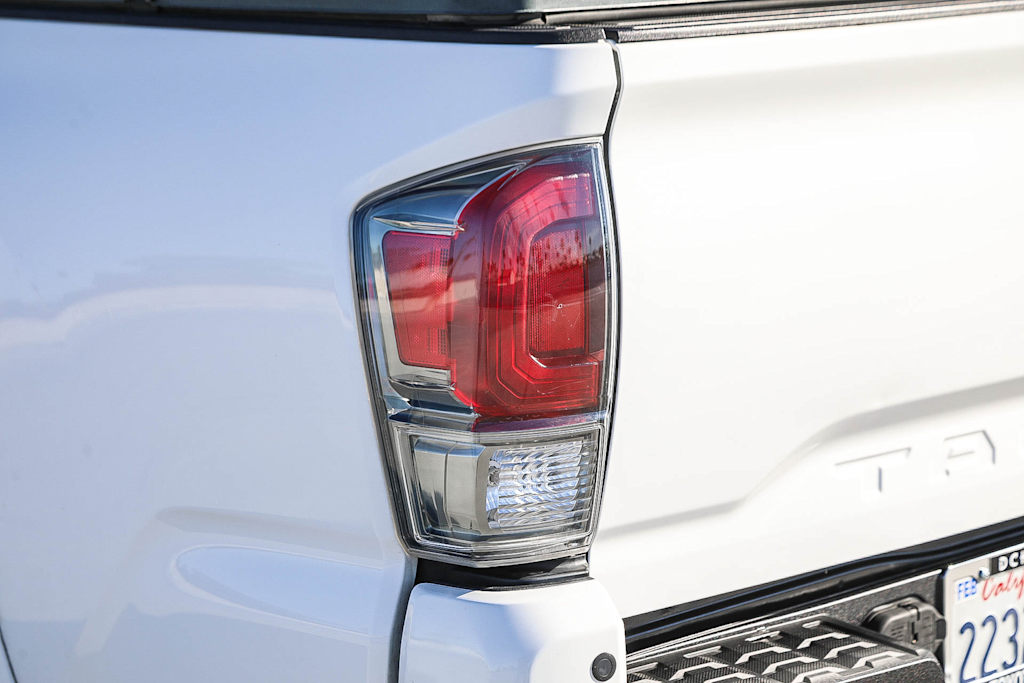 Thumbnail: 2017 Toyota Tacoma - 20