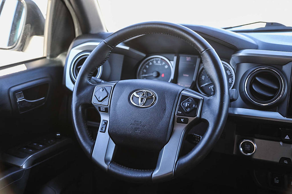 Thumbnail: 2017 Toyota Tacoma - 12