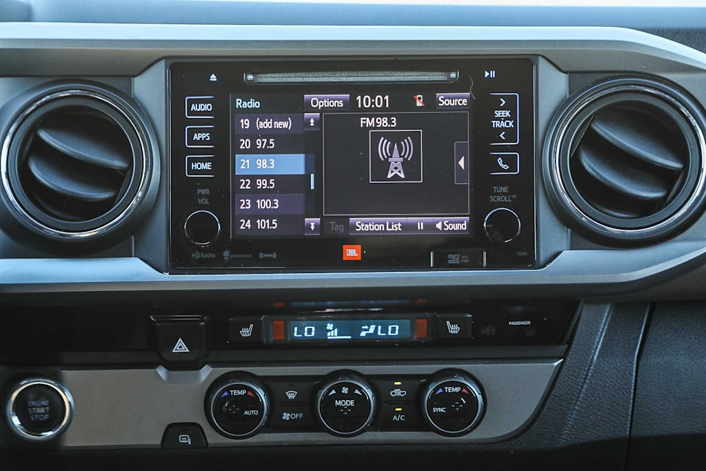 Thumbnail: 2017 Toyota Tacoma - 13