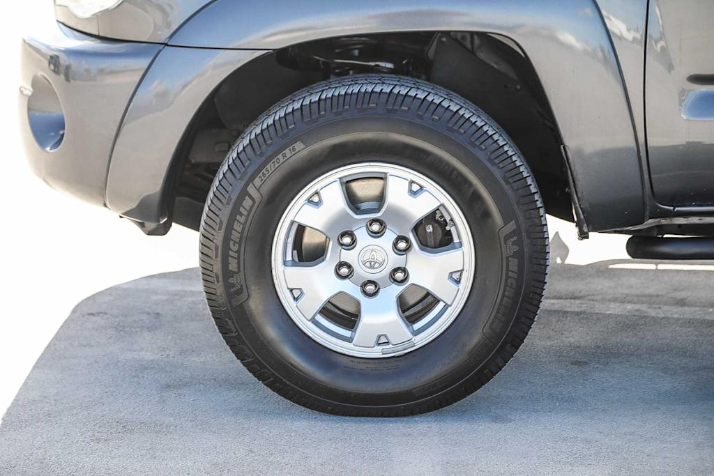 Thumbnail: 2011 Toyota Tacoma - 5