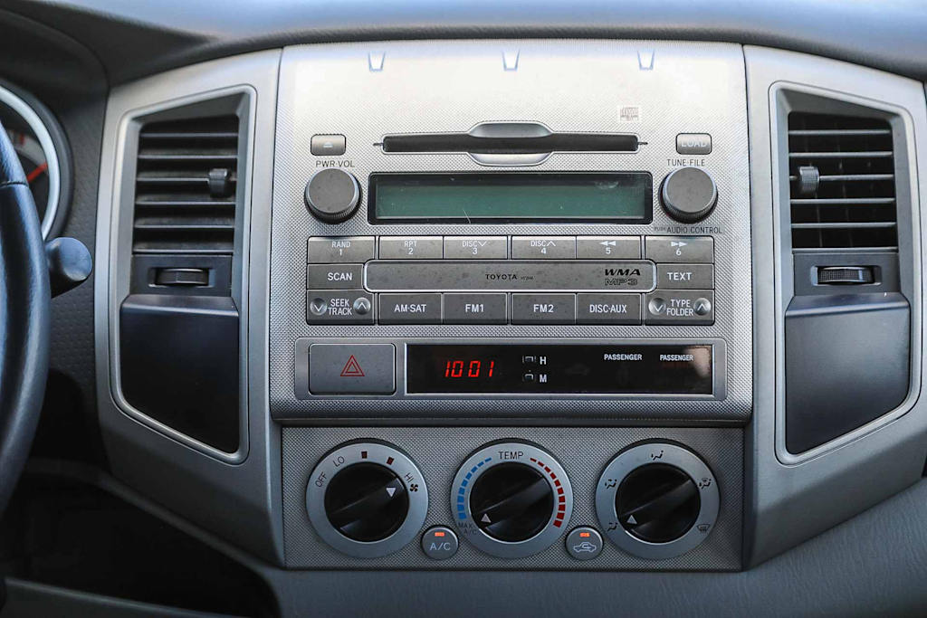 Thumbnail: 2011 Toyota Tacoma - 12
