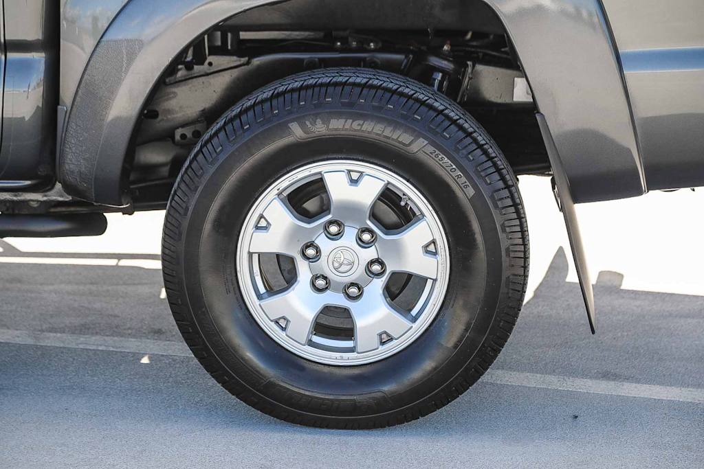 Thumbnail: 2011 Toyota Tacoma - 21