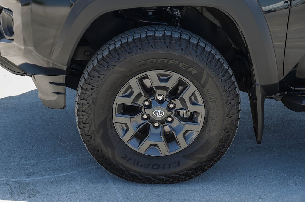 Thumbnail: 2021 Toyota Tacoma - 7