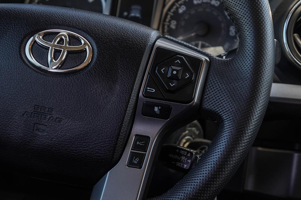 Thumbnail: 2021 Toyota Tacoma - 25