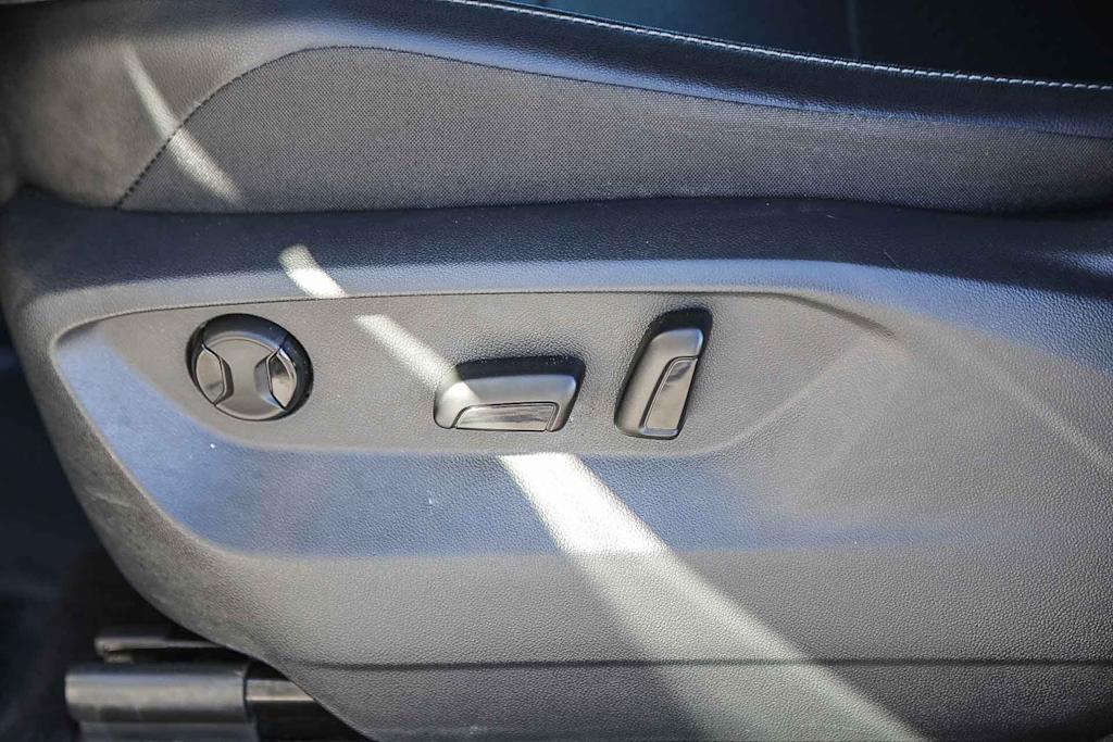 Thumbnail: 2018 Volkswagen Tiguan - 20