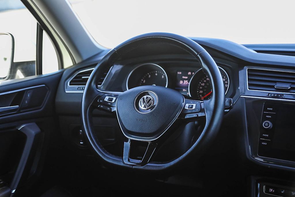Thumbnail: 2018 Volkswagen Tiguan - 6