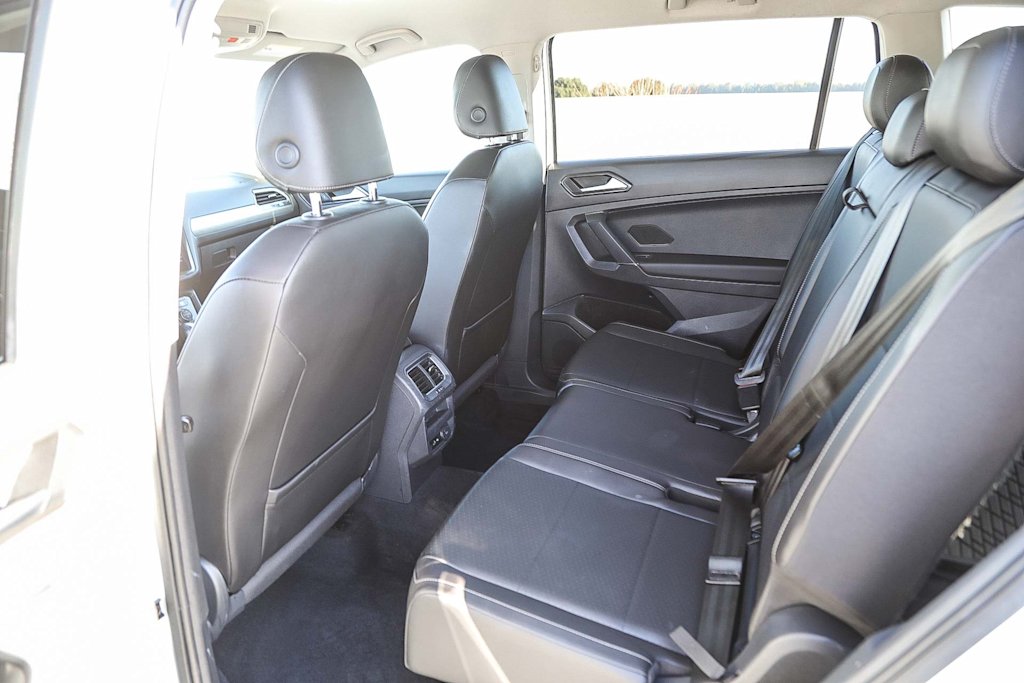 Thumbnail: 2018 Volkswagen Tiguan - 9