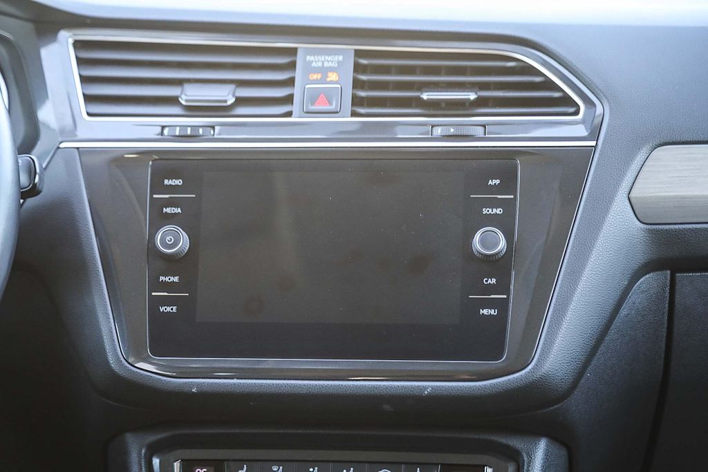 Thumbnail: 2018 Volkswagen Tiguan - 19