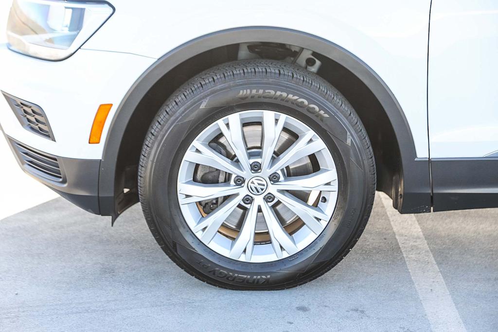 Thumbnail: 2018 Volkswagen Tiguan - 4
