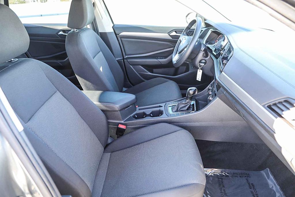 Thumbnail: 2019 Volkswagen Jetta - 9