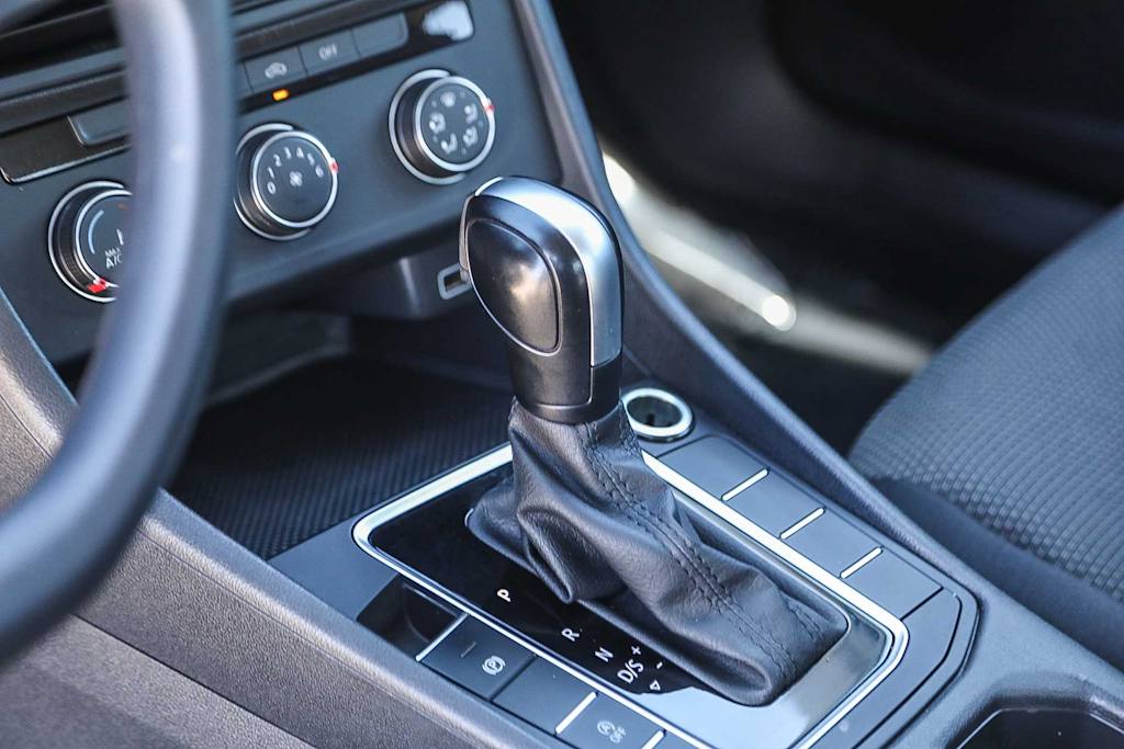 Thumbnail: 2019 Volkswagen Jetta - 14