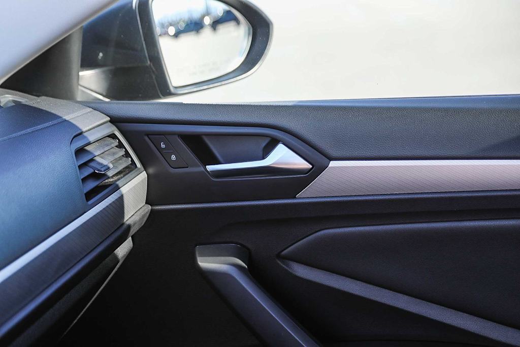 Thumbnail: 2019 Volkswagen Jetta - 23