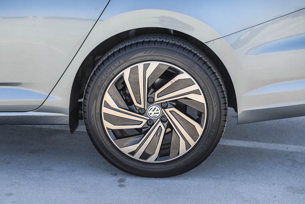 Thumbnail: 2019 Volkswagen Jetta - 21