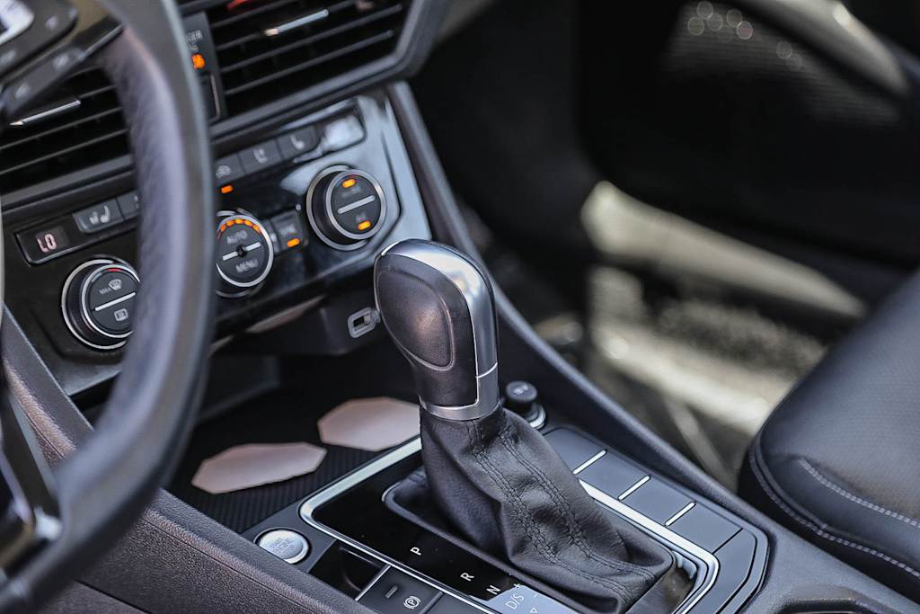 Thumbnail: 2019 Volkswagen Jetta - 14