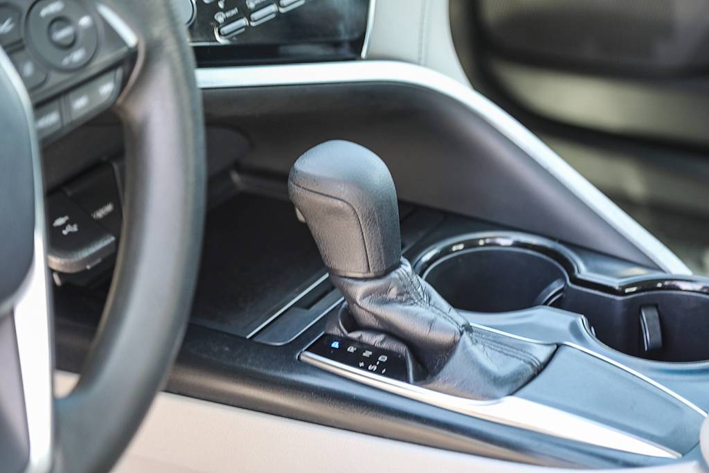 Thumbnail: 2018 Toyota Camry - 14