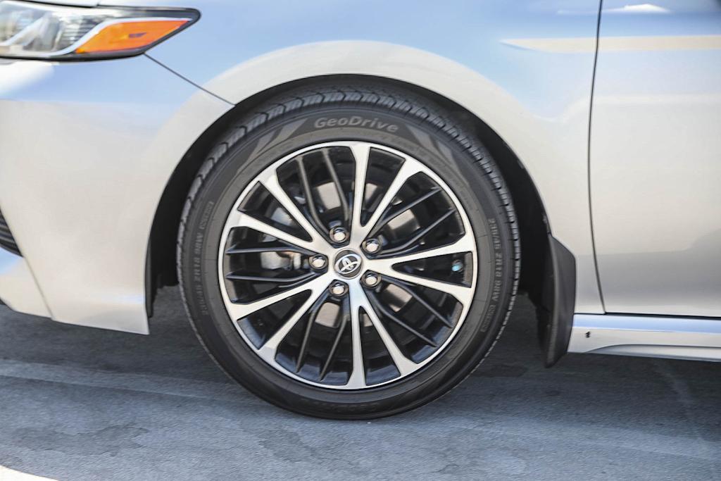 Thumbnail: 2019 Toyota Camry - 6