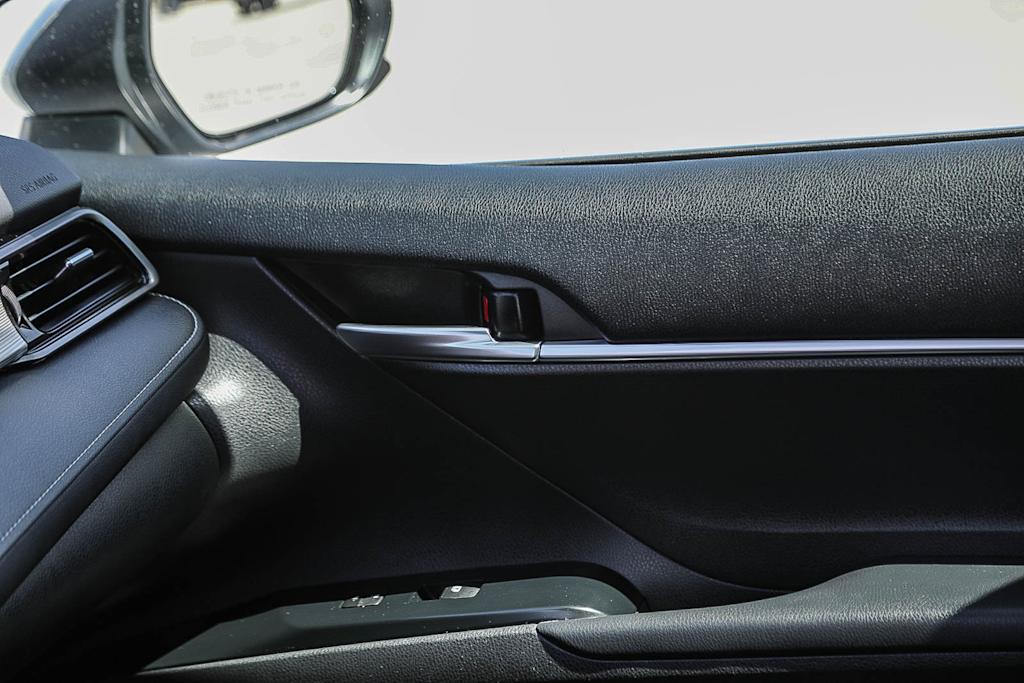 Thumbnail: 2019 Toyota Camry - 23