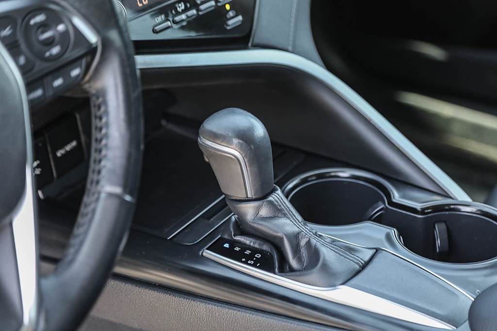 Thumbnail: 2019 Toyota Camry - 14