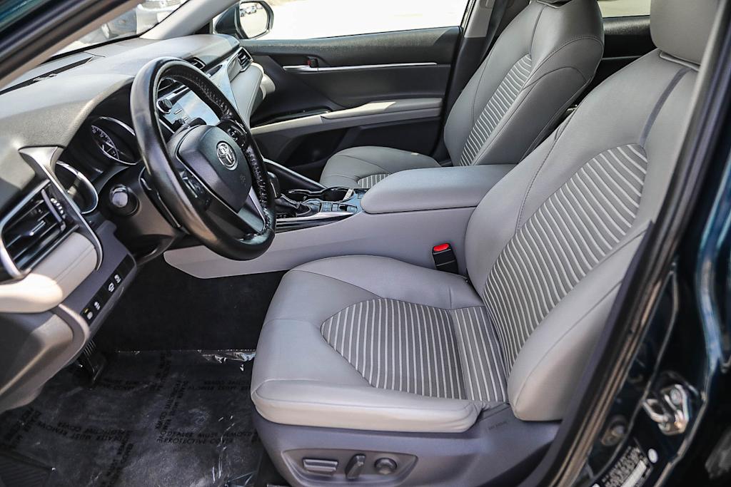 Thumbnail: 2019 Toyota Camry - 9