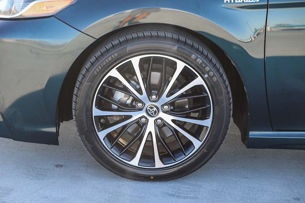 Thumbnail: 2019 Toyota Camry - 6