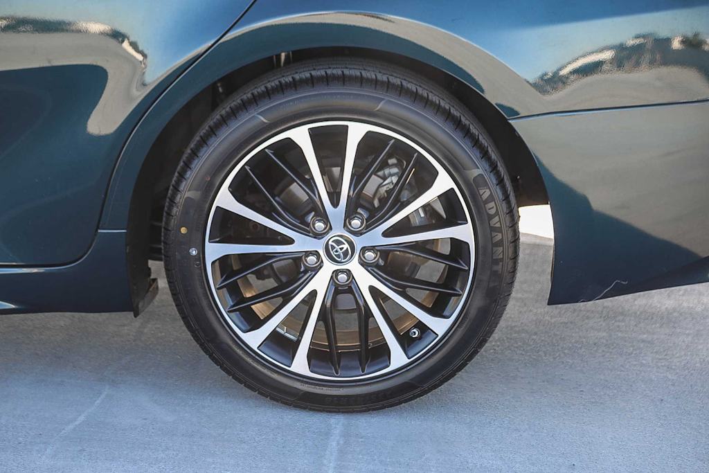 Thumbnail: 2019 Toyota Camry - 22