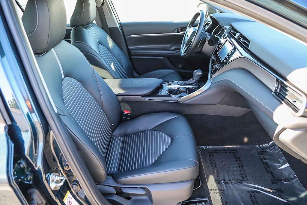 Thumbnail: 2019 Toyota Camry - 9