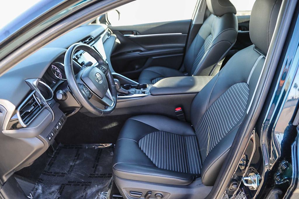 Thumbnail: 2019 Toyota Camry - 10