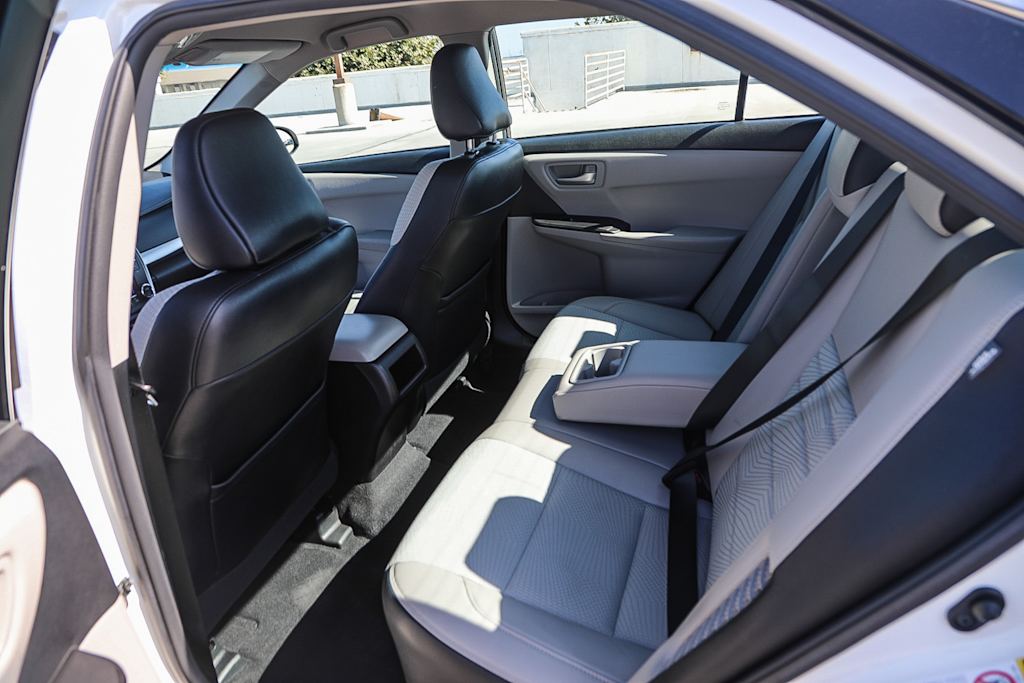 Thumbnail: 2016 Toyota Camry - 11