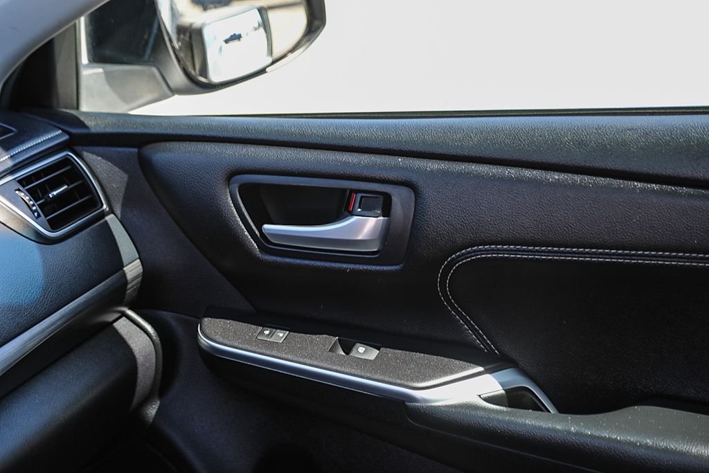 Thumbnail: 2016 Toyota Camry - 23