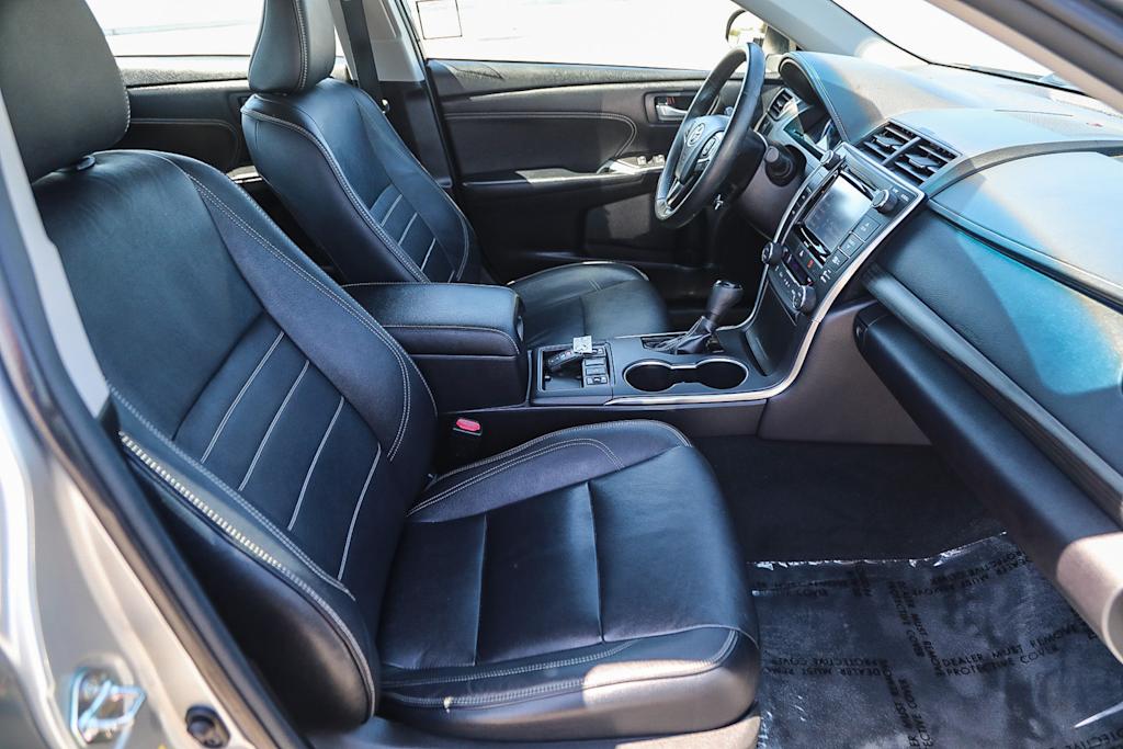 Thumbnail: 2016 Toyota Camry - 9