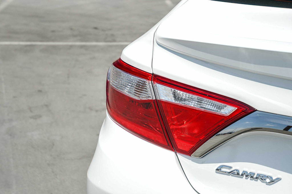 Thumbnail: 2017 Toyota Camry - 20