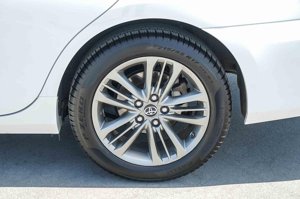 Thumbnail: 2017 Toyota Camry - 22