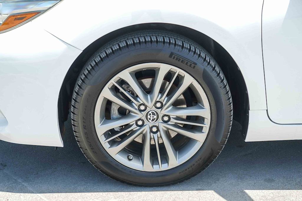 Thumbnail: 2017 Toyota Camry - 7
