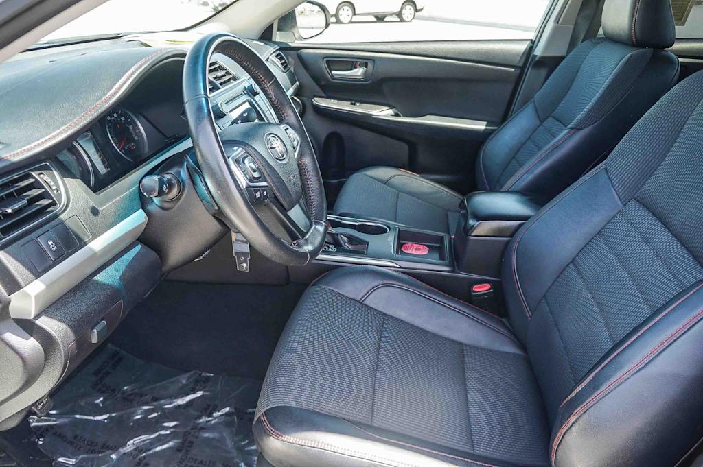 Thumbnail: 2017 Toyota Camry - 10