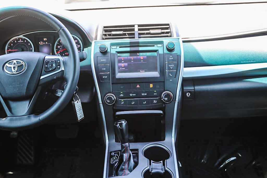 Thumbnail: 2016 Toyota Camry - 8