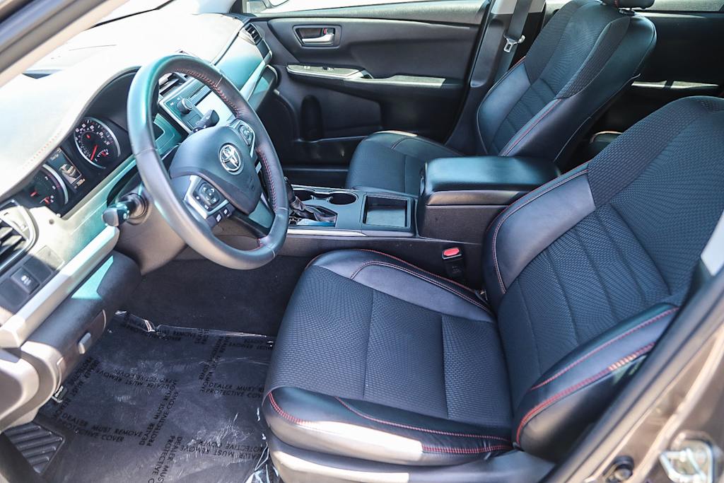 Thumbnail: 2016 Toyota Camry - 10