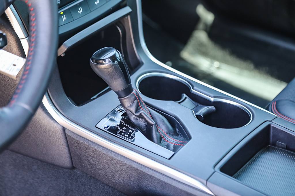 Thumbnail: 2016 Toyota Camry - 14