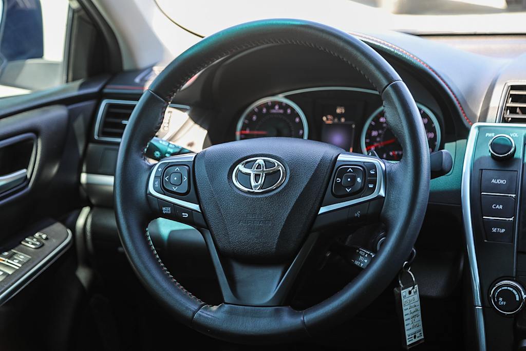 Thumbnail: 2016 Toyota Camry - 12