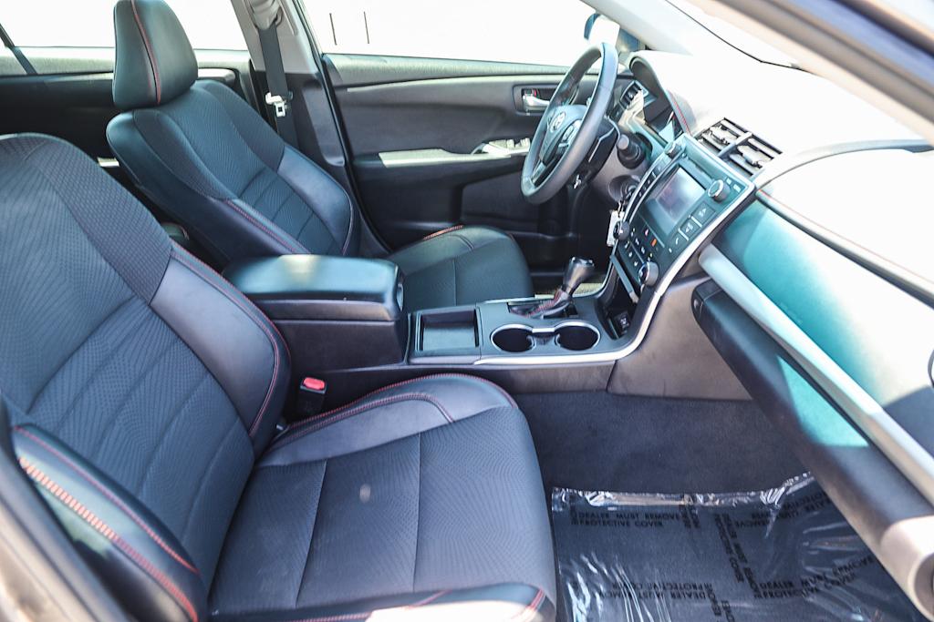 Thumbnail: 2016 Toyota Camry - 9