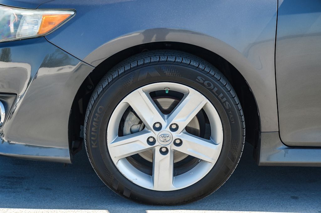 Thumbnail: 2014 Toyota Camry - 7