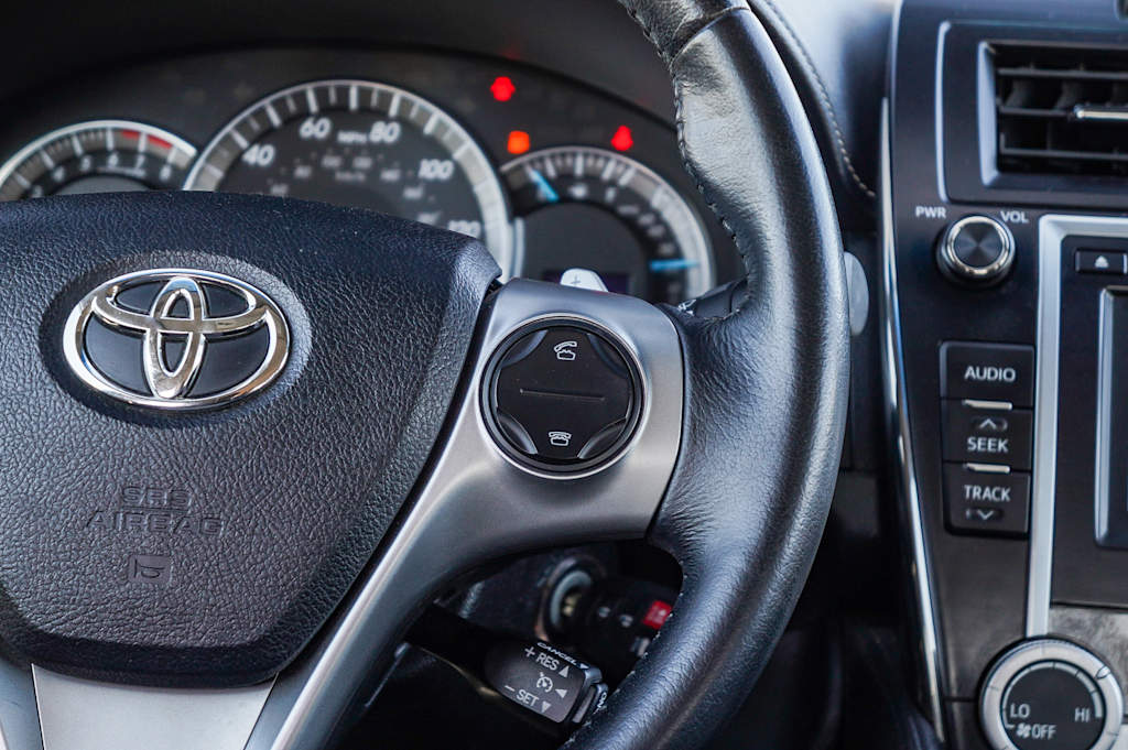 Thumbnail: 2014 Toyota Camry - 25
